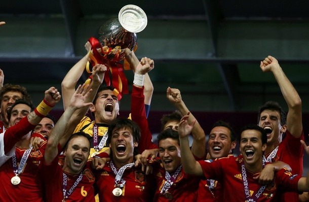 4 năm, 3 danh hiệu lớn: 2 EURO, 1 World Cup. Thật không thể nói gì hơn ngoài 2 chữ "Tuyệt vời".